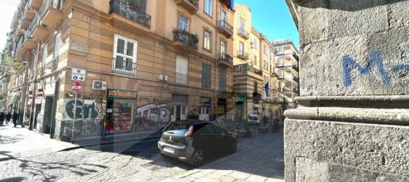2-Zimmer Gewerbliche Immobilie in Naples, Italy, Nr. 228799 4