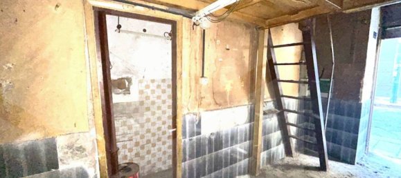 2-Zimmer Gewerbliche Immobilie in Naples, Italy, Nr. 228799 12