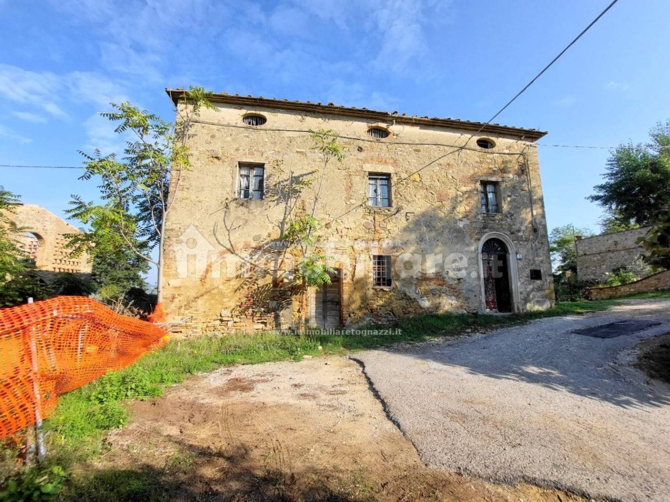 Casa de 10 dormitorios en Poggibonsi, Italy No. 280976