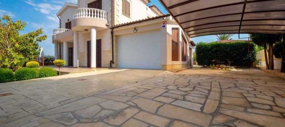 4 bedrooms Villa in Kouklia, Cyprus No. 7271 14