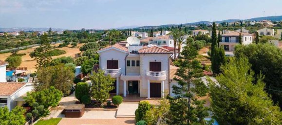 4 bedrooms Villa in Kouklia, Cyprus No. 7271 16