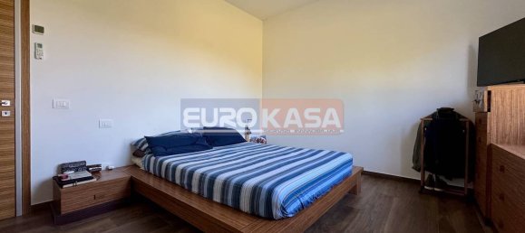 2 bedrooms Villa in Treviglio, Italy No. 341883 6