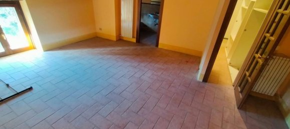 4 rooms Apartment in Spoleto, Italy No. 156379 9