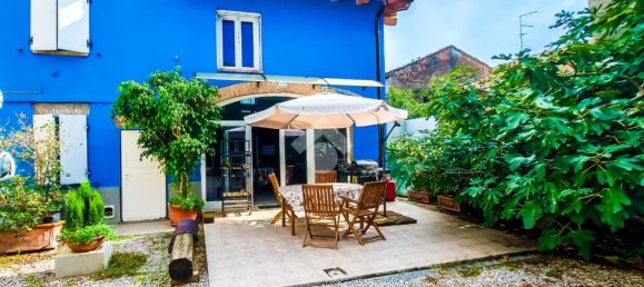 3 bedrooms House in Colorno, Italy No. 371399 9