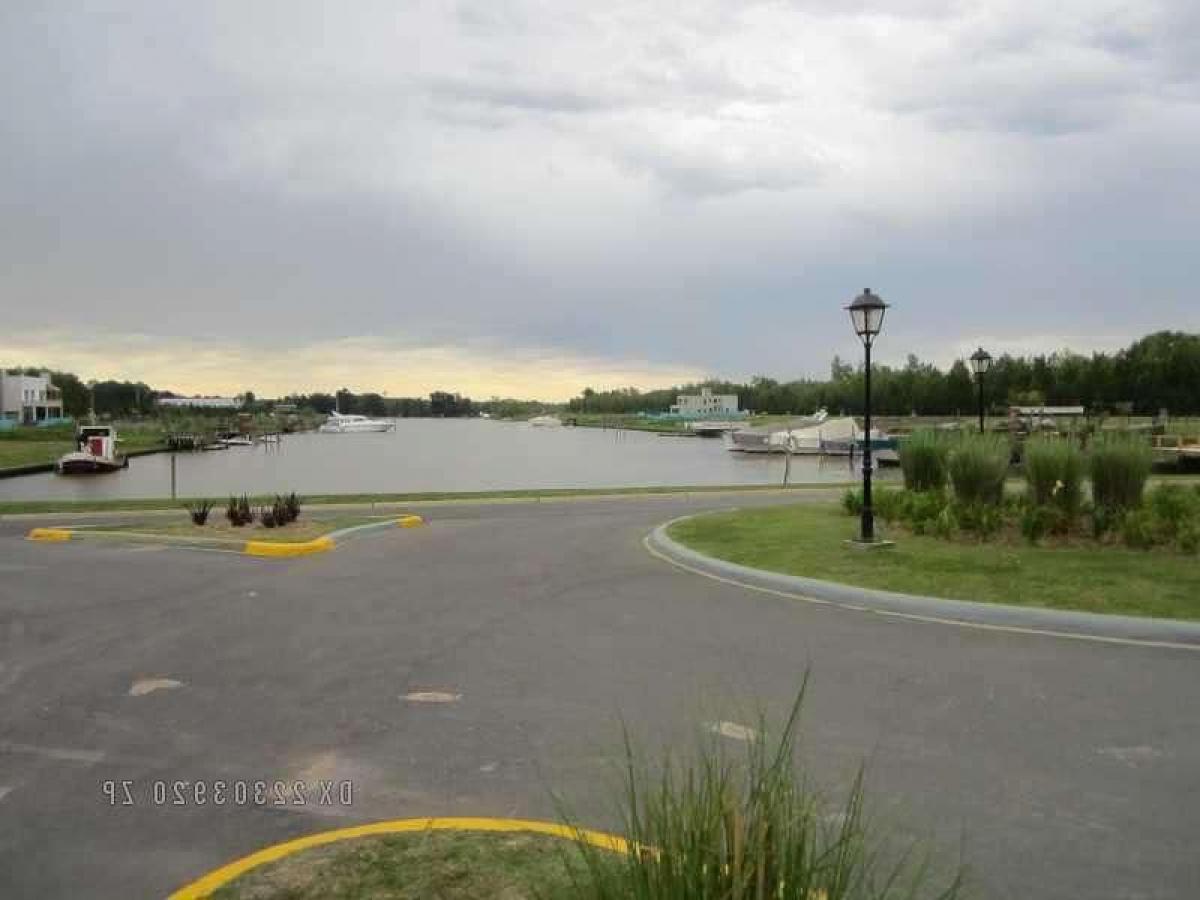  Land in Buenos Aires, Argentina No. 120844