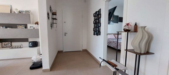 4 Schlafzimmer Wohnung in Imola, Italy, Nr. 335833 10