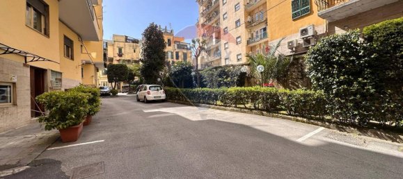 Квартира с 5 комнатами в Неаполь, Италия № 16462 3