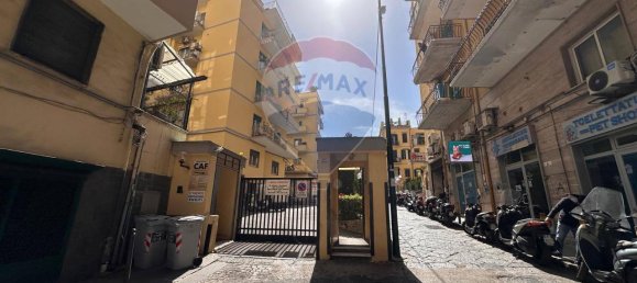 Квартира с 5 комнатами в Неаполь, Италия № 16462 2