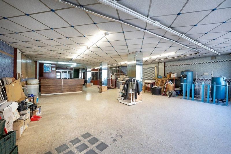 Propiedad comercial de 1 dormitorio en Maracena, Spain No. 228242