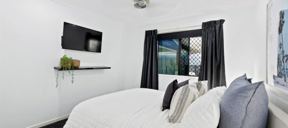 5 bedrooms House in Rural View, Australia No. 353 18