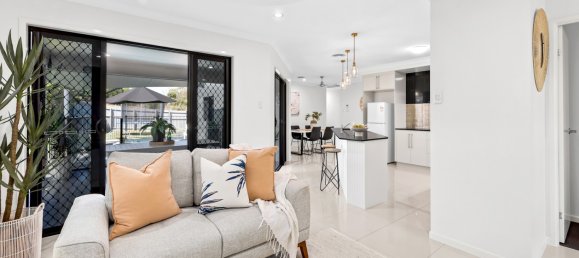 5 bedrooms House in Rural View, Australia No. 353 4