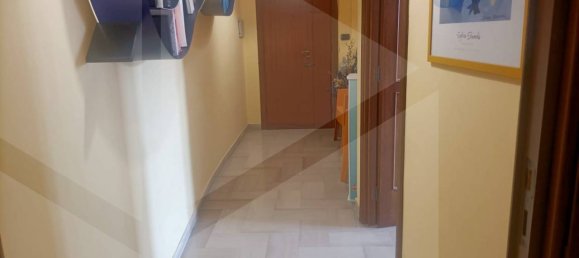 5 rooms Apartment in Bari, Italy No. 33911 13