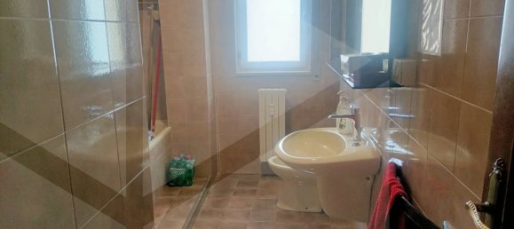 5 rooms Apartment in Bari, Italy No. 33911 11