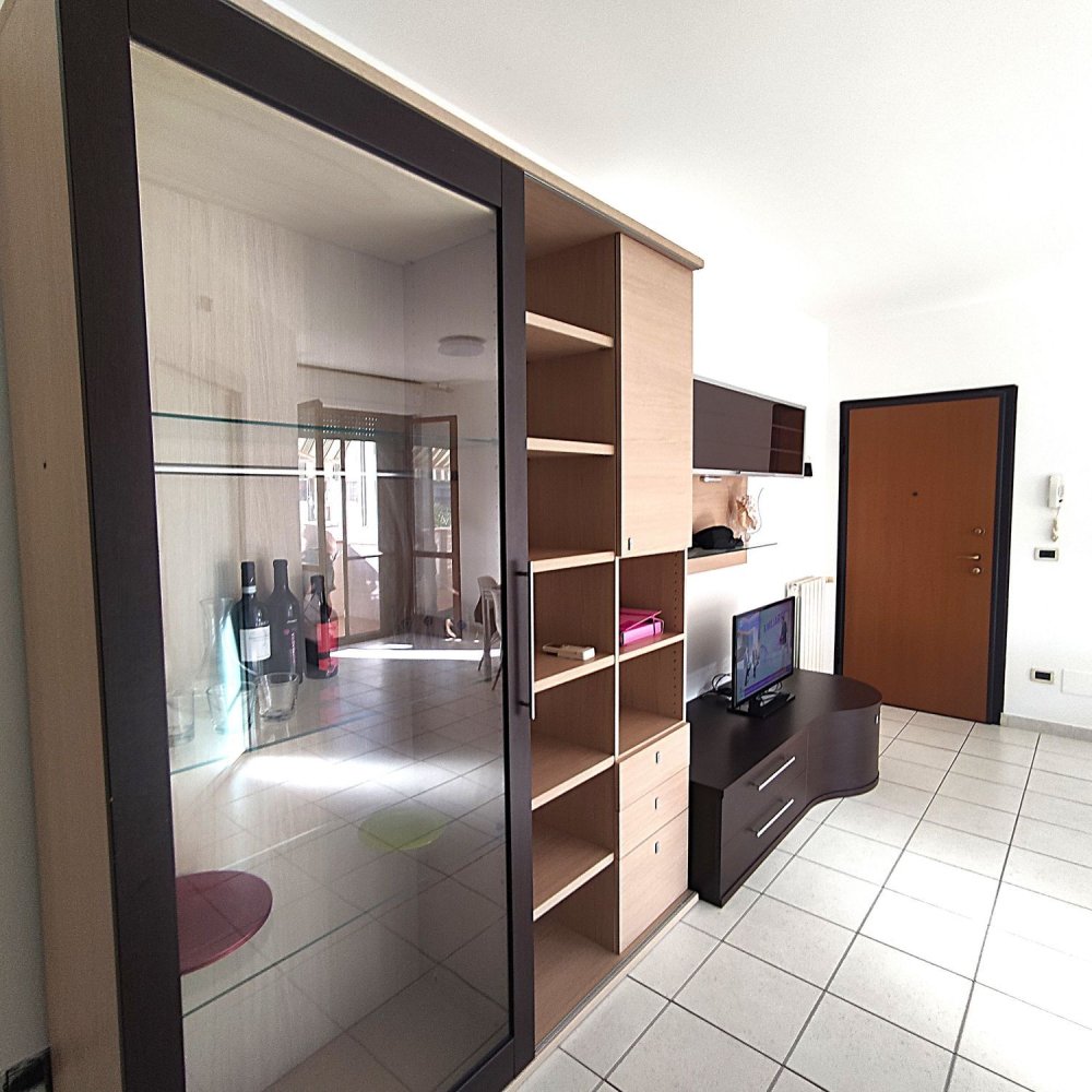 3-salle Appartement à Livorno, Italy No. 261627