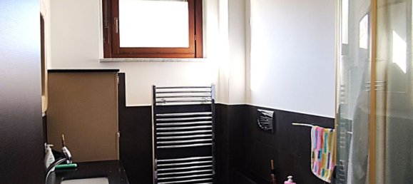 3-salle Appartement à Livorno, Italy No. 261627 11