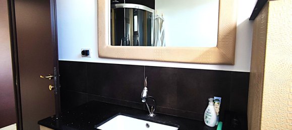 3-salle Appartement à Livorno, Italy No. 261627 15