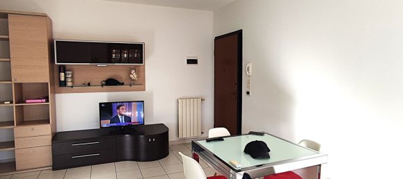 3-salle Appartement à Livorno, Italy No. 261627 3