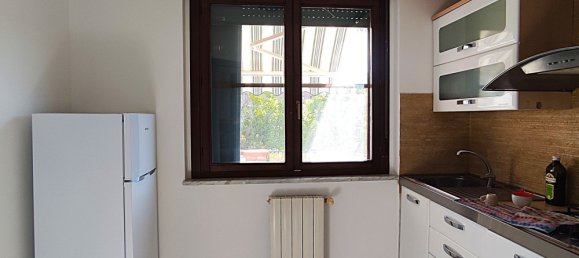 3-salle Appartement à Livorno, Italy No. 261627 6