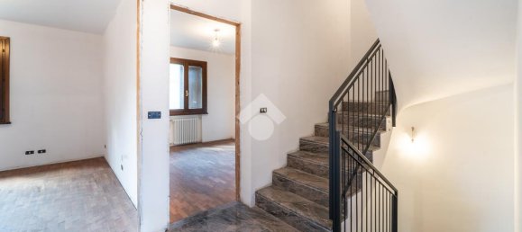 4 bedrooms Villa in Formigine, Italy No. 24240 22