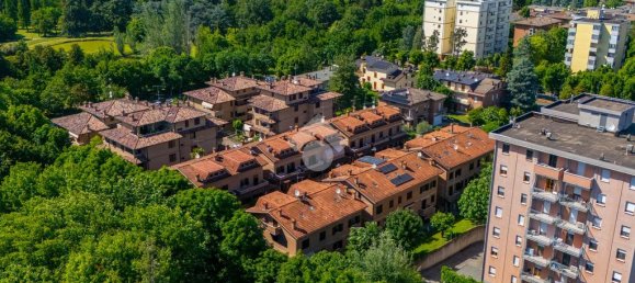 4 bedrooms Villa in Formigine, Italy No. 24240 2