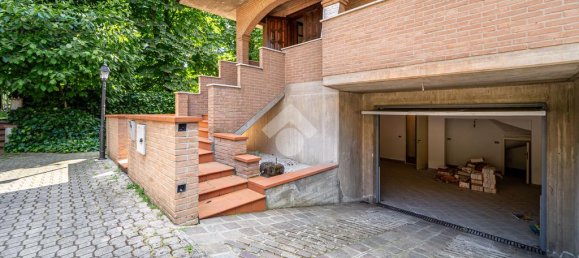 4 bedrooms Villa in Formigine, Italy No. 24240 4