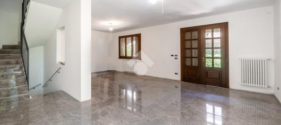 4 bedrooms Villa in Formigine, Italy No. 24240 11