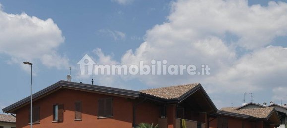 Casa de 2 dormitorios en Bregnano, Italy No. 303511 2