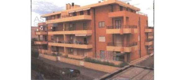 3 rooms Apartment in Taranto, Italy No. 207123 2