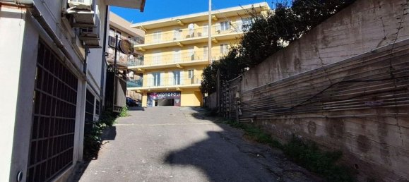 245m² Commercial property in Pace del Mela, Italy No. 372040 7