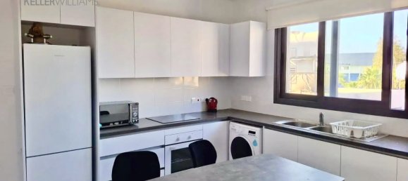 2 chambres appartement à louer à Larnaca, Larnaka, Cyprus № 26308 2