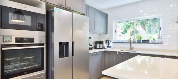 4 bedrooms Villa in Cascais, Portugal No. 137733 9