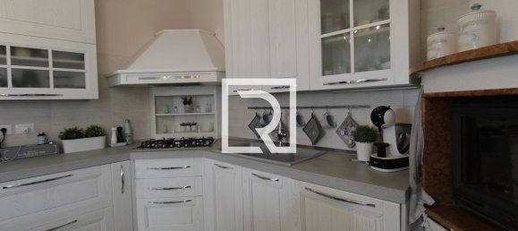 Дом с 3 комнатами в Равенна, Италия № 300216 7