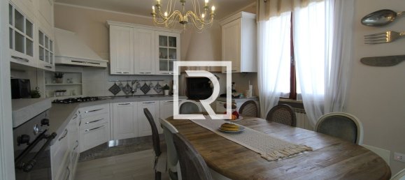 Дом с 3 комнатами в Равенна, Италия № 300216 5