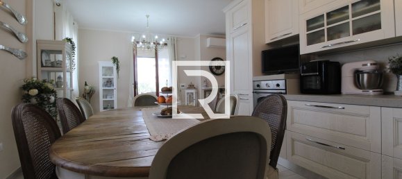 Дом с 3 комнатами в Равенна, Италия № 300216 9