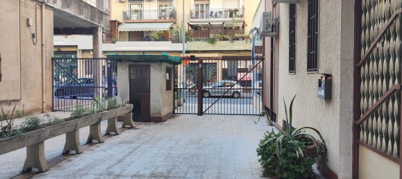 4 bedrooms Apartment in Catania, Italy No. 327388 23