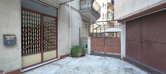 4 bedrooms Apartment in Catania, Italy No. 327388 3
