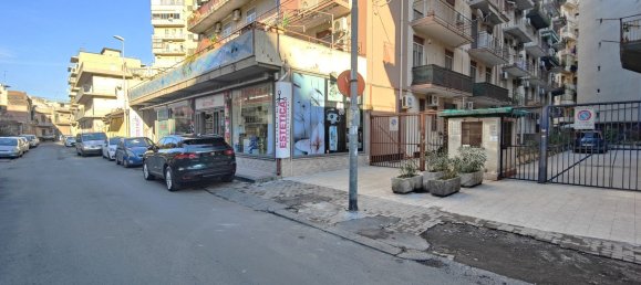 4 bedrooms Apartment in Catania, Italy No. 327388 2