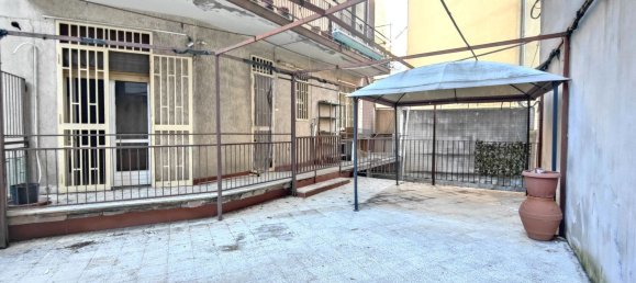 4 bedrooms Apartment in Catania, Italy No. 327388 9