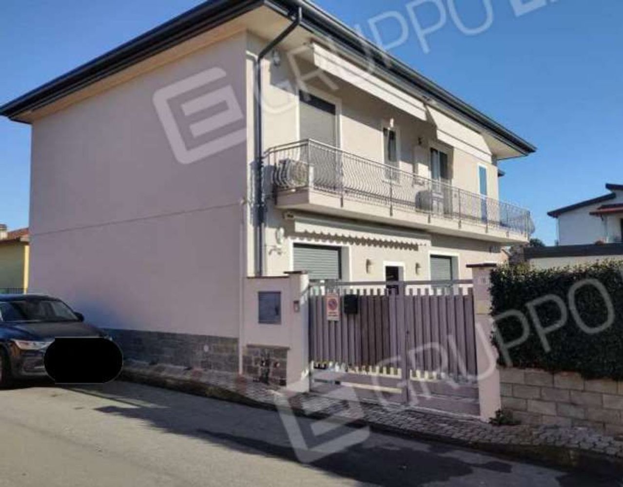 4 bedrooms House in Castano Primo, Italy No. 382458