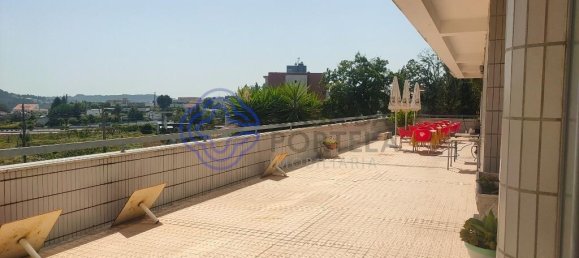 332m² Commercial property in Penafiel, Portugal No. 56322 7