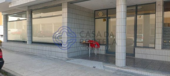 332m² Commercial property in Penafiel, Portugal No. 56322 2