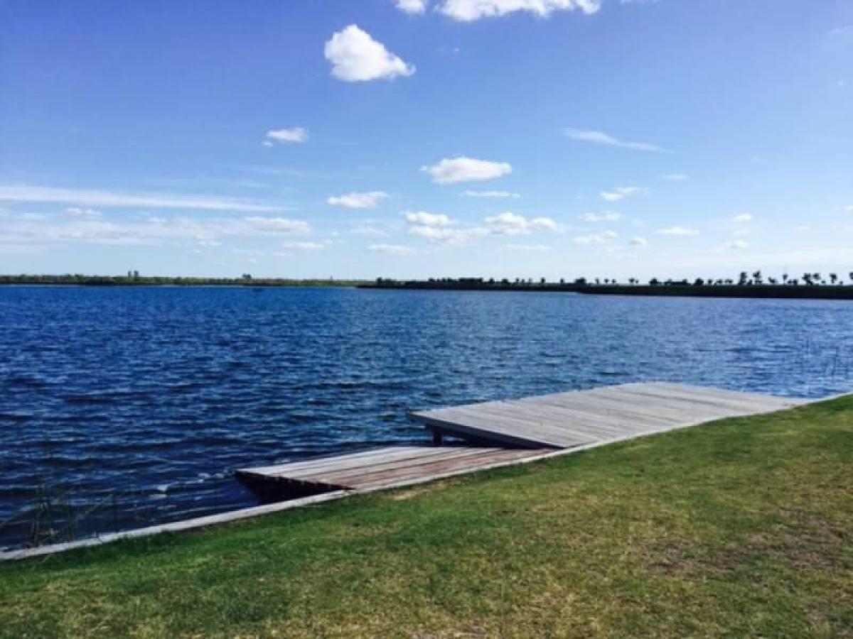  Land in Escobar, Argentina No. 114309