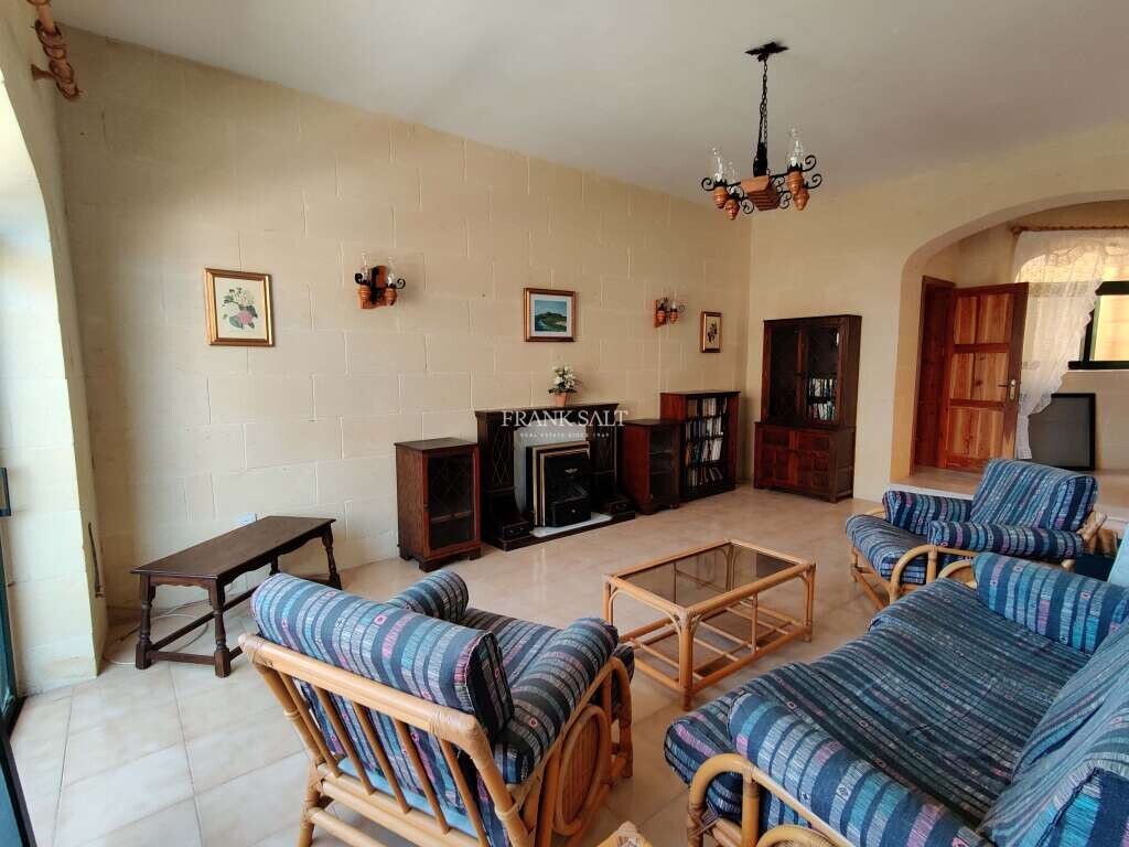 Квартира с 3 спальнями в Арб, Мальта № 5493