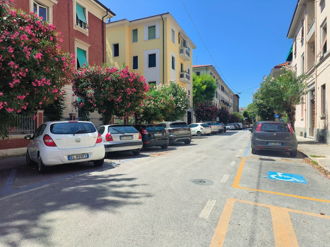 120m² Office in Ancona, Italy No. 307188