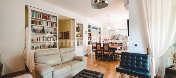 3 bedrooms Apartment in Rome, Italy No. 137749 2