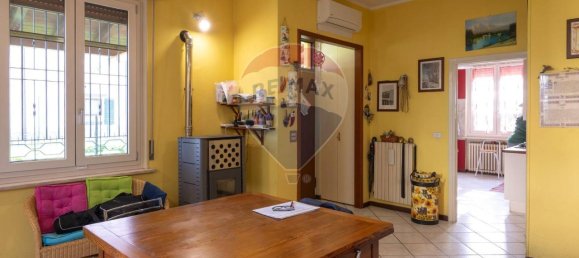 6-salle Appartement à Parma, Italy No. 42826 9
