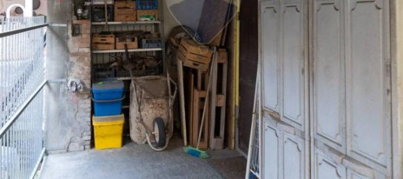 6-salle Appartement à Parma, Italy No. 42826 30