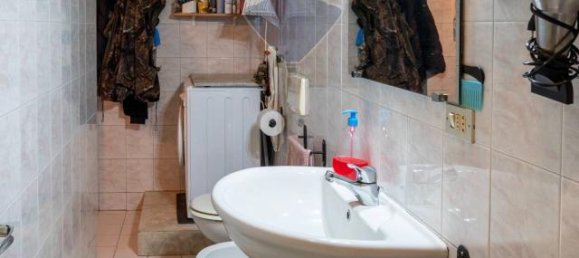 6-salle Appartement à Parma, Italy No. 42826 24