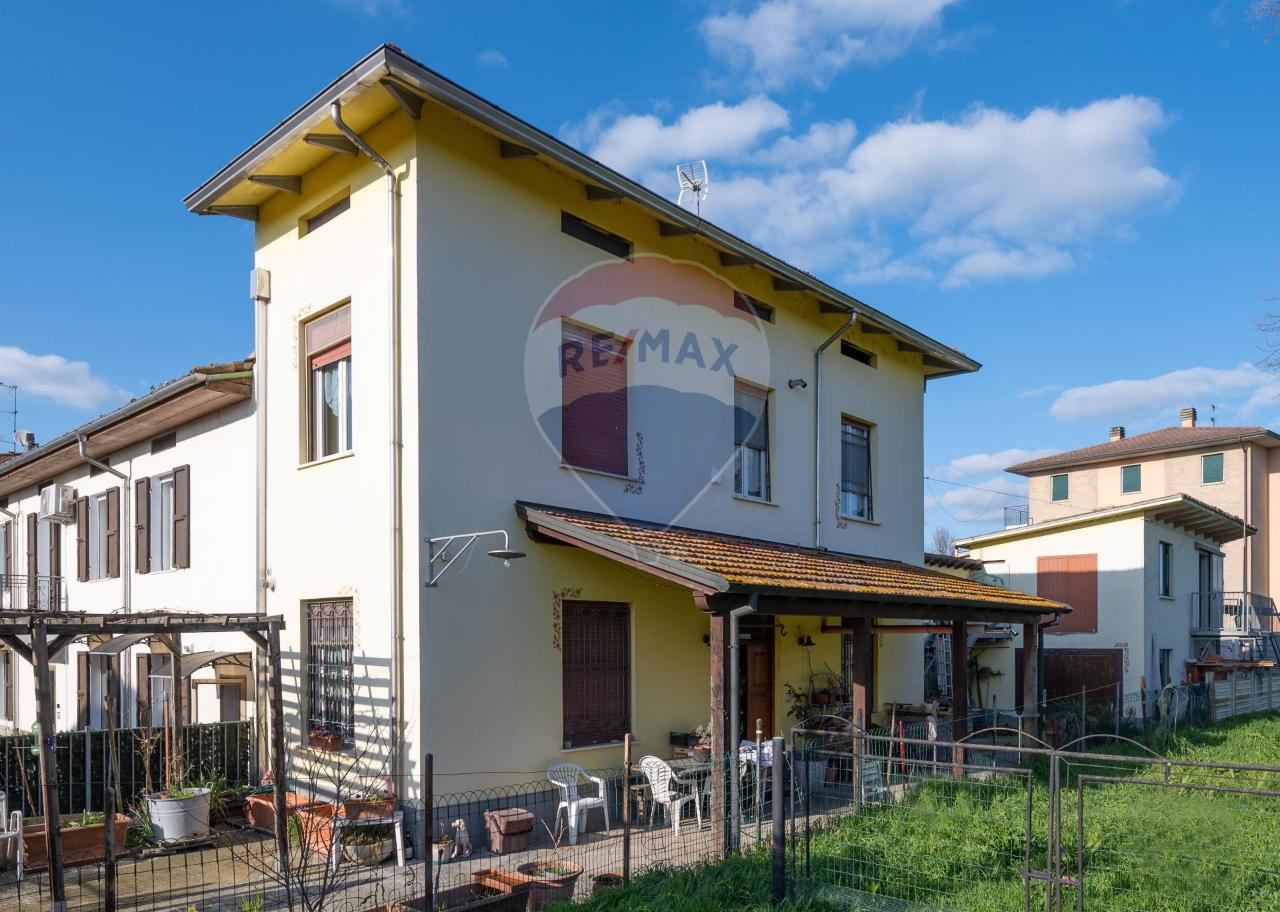 6-salle Appartement à Parma, Italy No. 42826