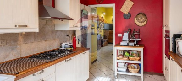 6-salle Appartement à Parma, Italy No. 42826 7